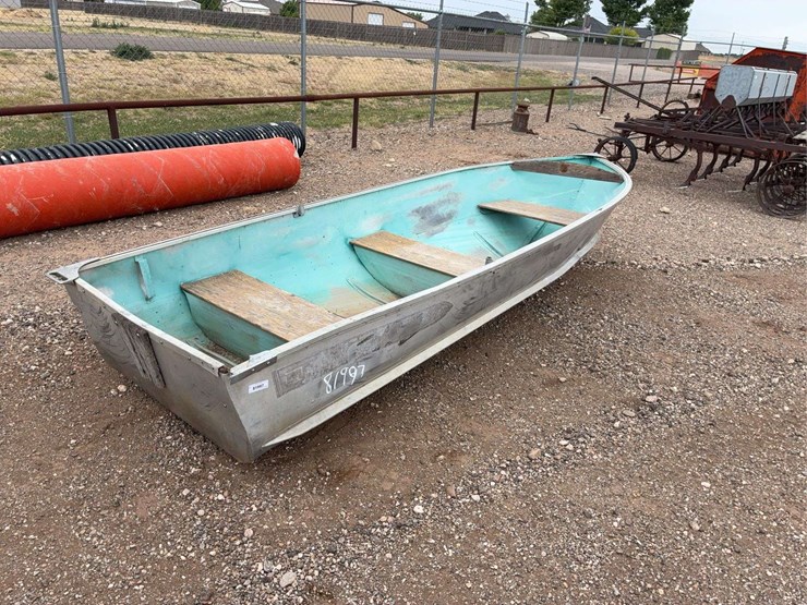 12ft-aluminum-bottom-boat-image-12
