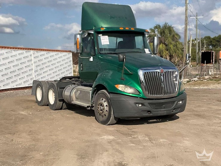 2015-international-prostar-image-2