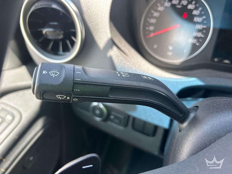 2021-mercedes-benz-sprinter-4500-image-14
