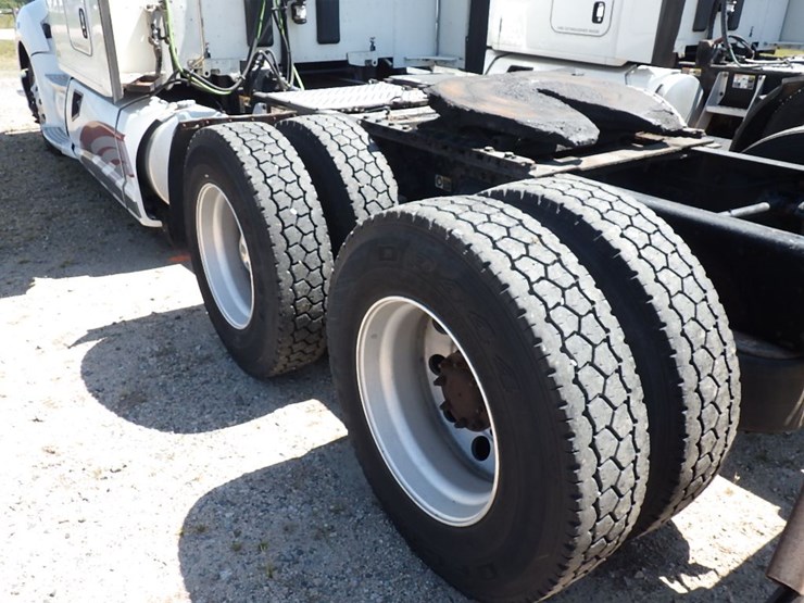 2016-kenworth-t680-image-18