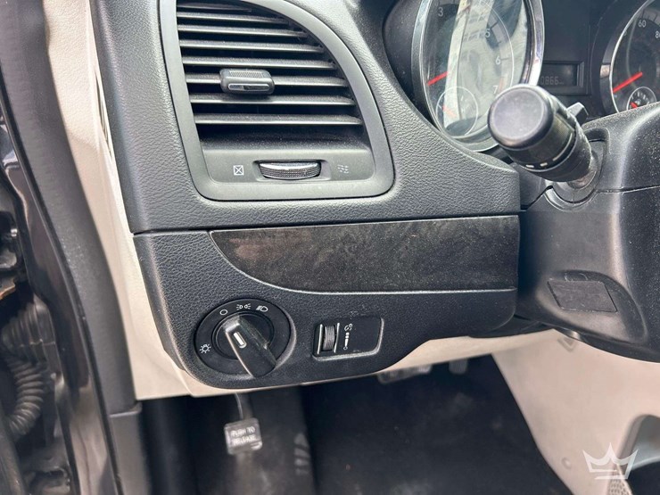 2016-dodge-grand-caravan-image-14