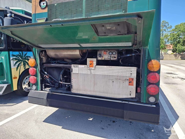 2012-gillig-low-floor-image-9