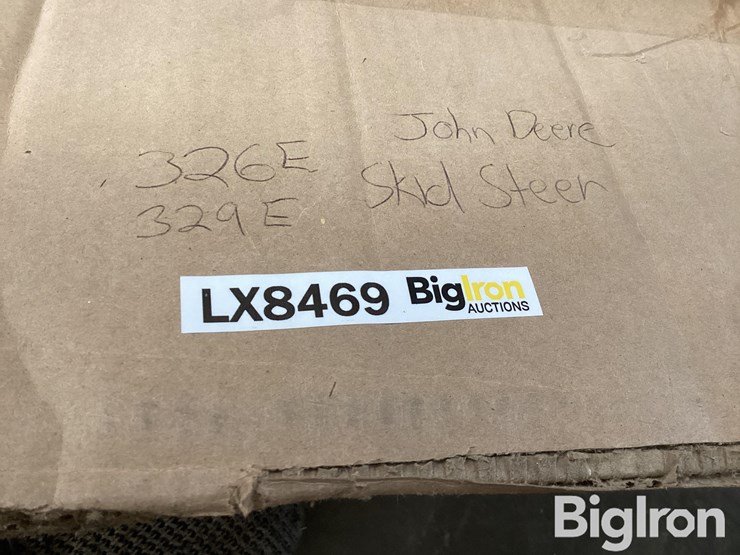 deere-326e-image-15