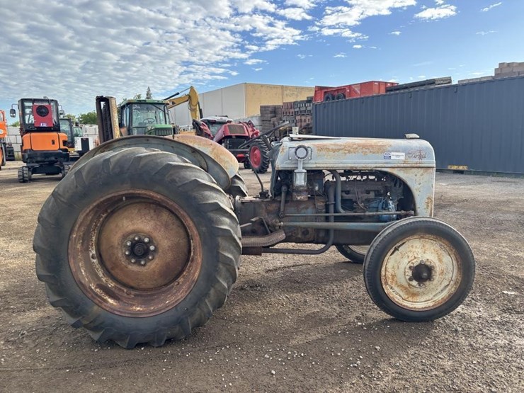 ford-8n-image-7