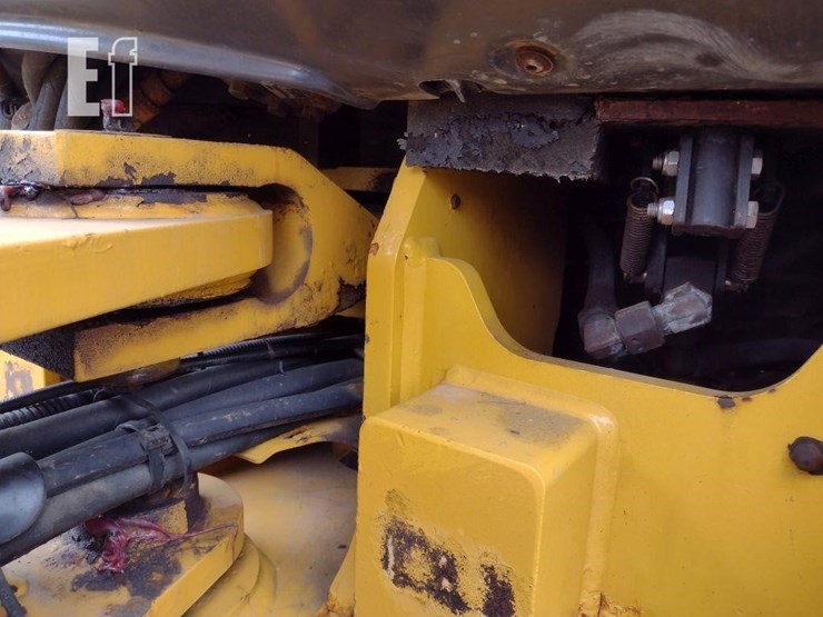 deere-204l-image-19
