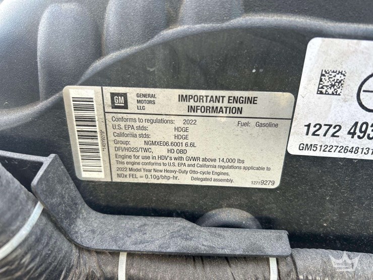 2023-isuzu-npr-image-9