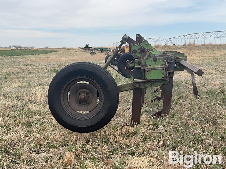 john-deere-model-b-image-8
