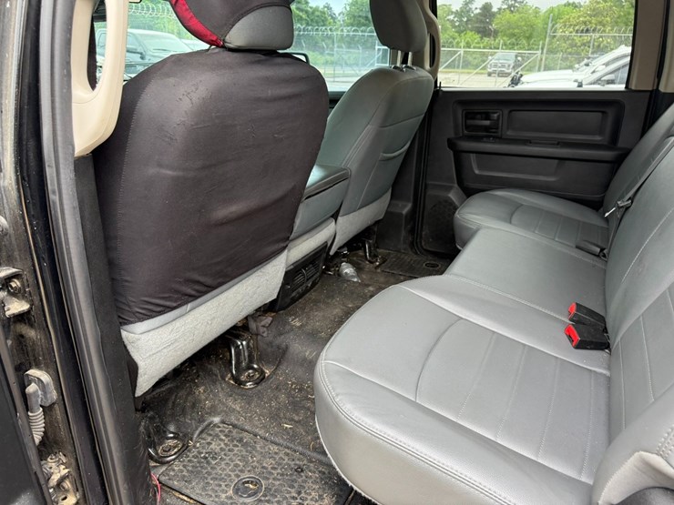2019-dodge-1500-image-40