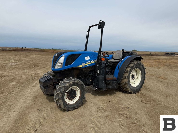2021-new-holland-t4.100f-image-2