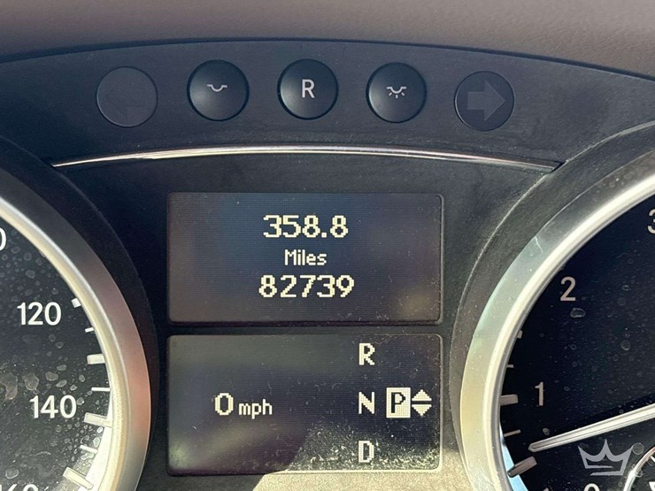 2012-mercedes-benz-gl450-image-6
