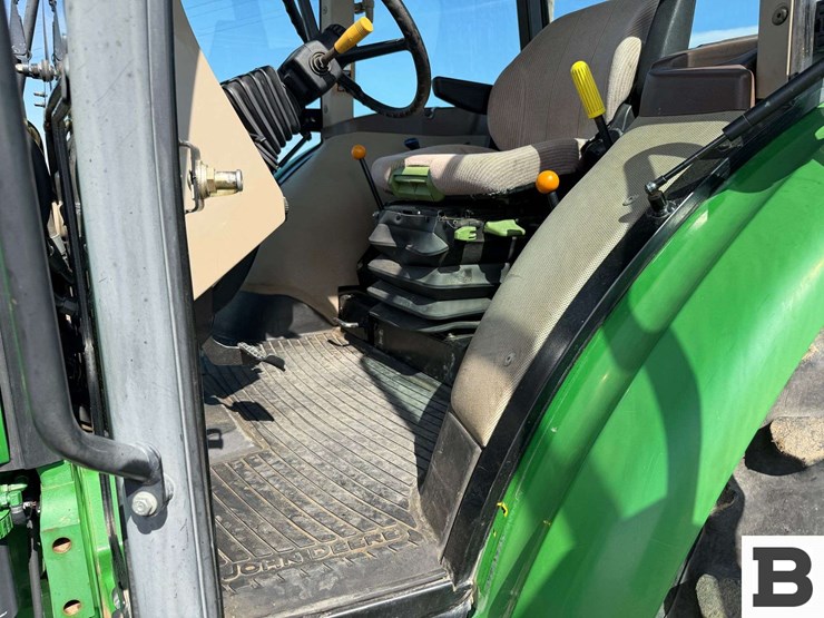 2009-john-deere-6115d-image-55