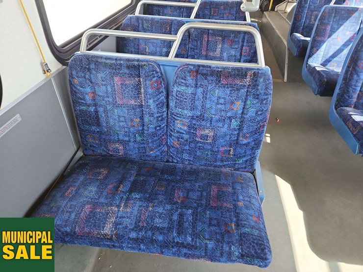 2006-new-flyer-d40lf-image-21