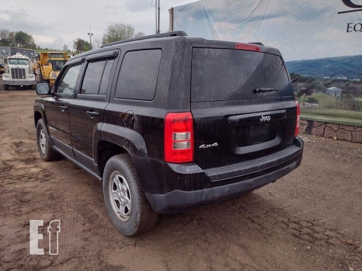 2012-jeep-patriot-sport-image-32