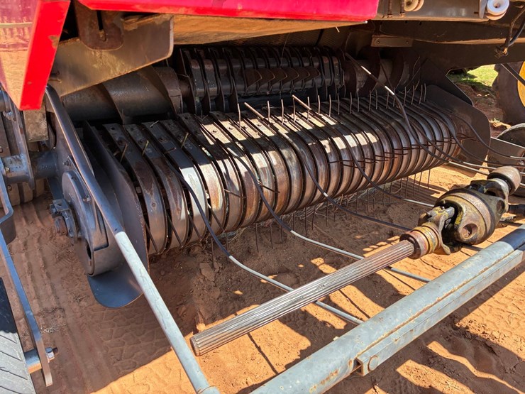 2014-massey-ferguson-2946-image-3