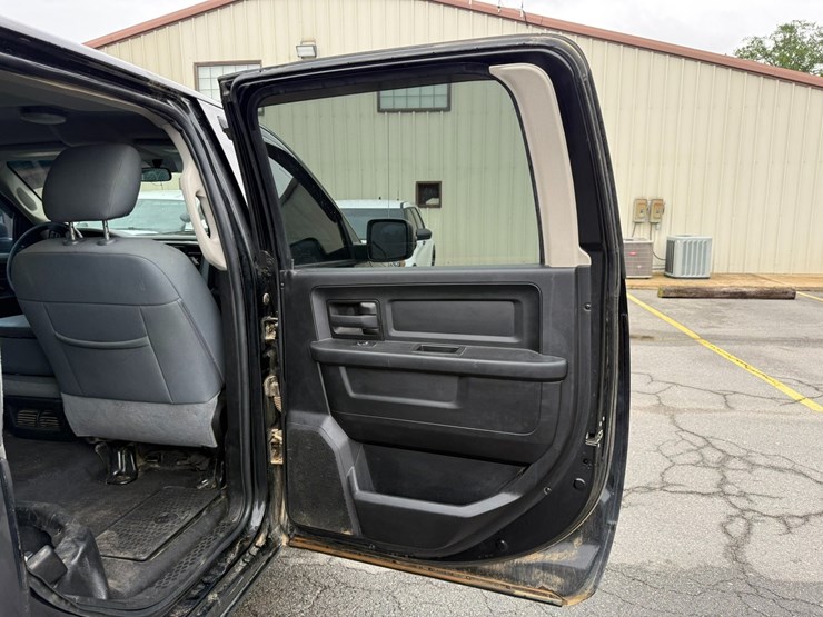 2019-dodge-1500-image-39