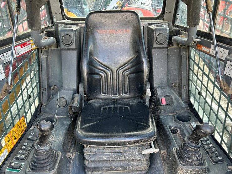 2017-takeuchi-tl12r2-image-21