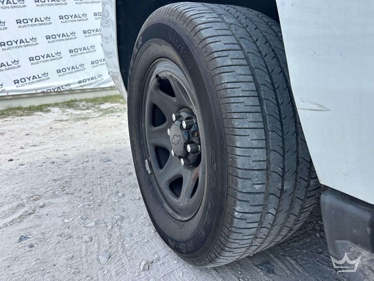 2018-chevrolet-tahoe-image-26