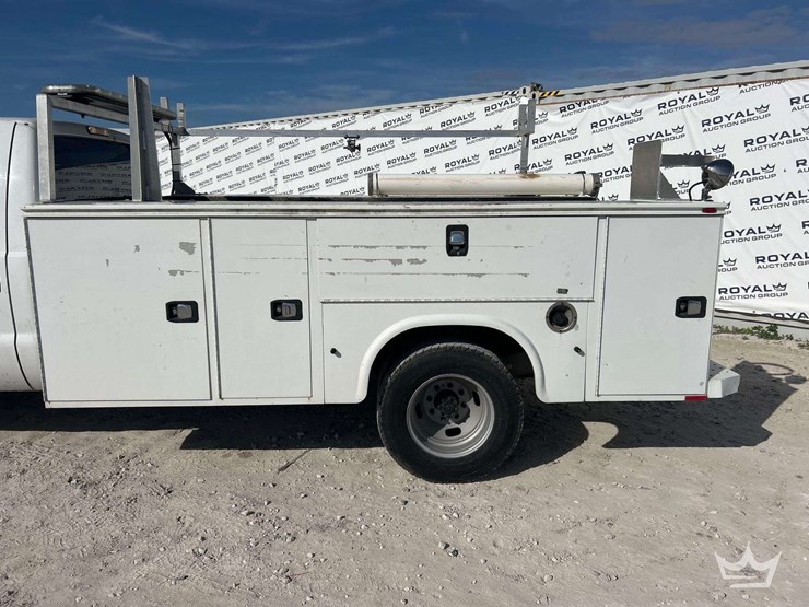 2015-ford-f350-image-16