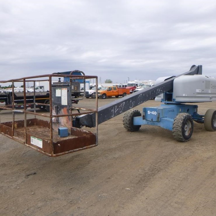 1999 GENIE S40