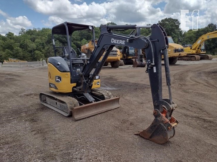 2021-deere-26g-image-30