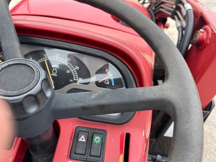 #4055-•-case-dx33-tractor-image-43