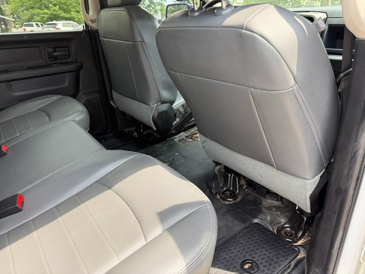 2016-dodge-1500-image-29