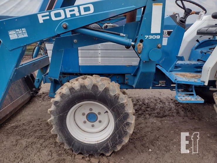 ford-2120-image-13