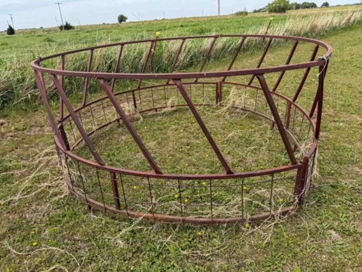 steel-round-bale-feeder-image-2