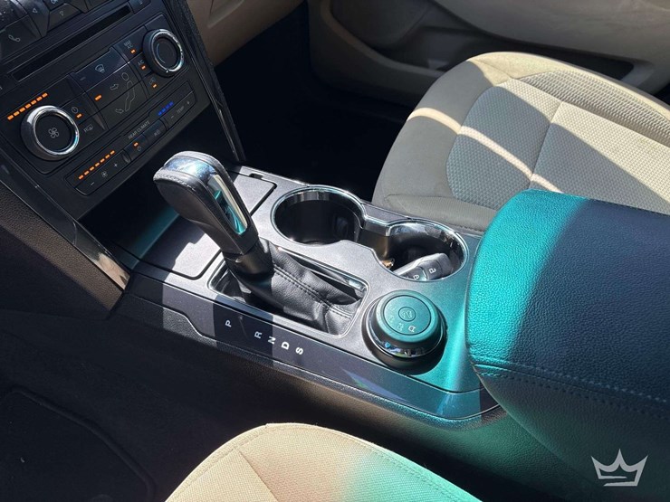 2017-ford-explorer-image-15