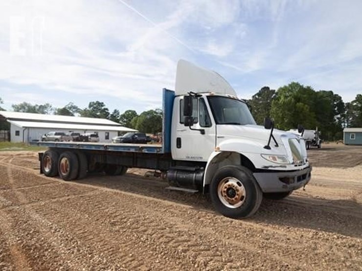 2010-international-4400-image-1