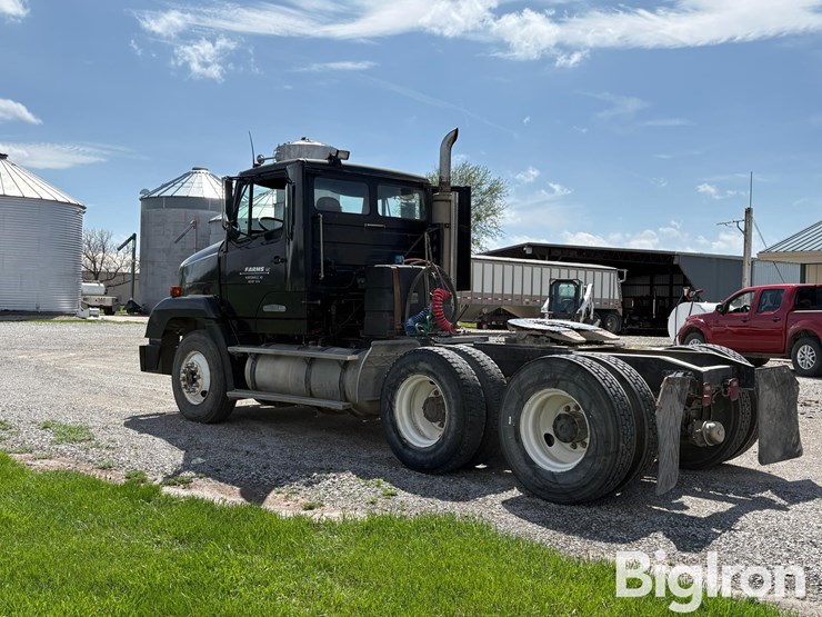 1990-freightliner-fld112-image-7