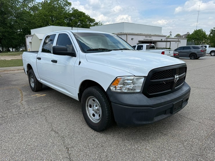 2018-dodge-1500-image-2
