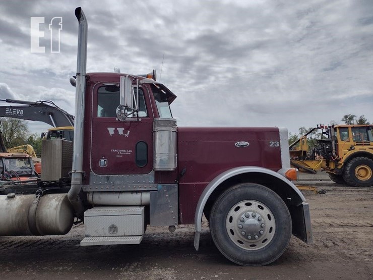 2005-peterbilt-379-image-24