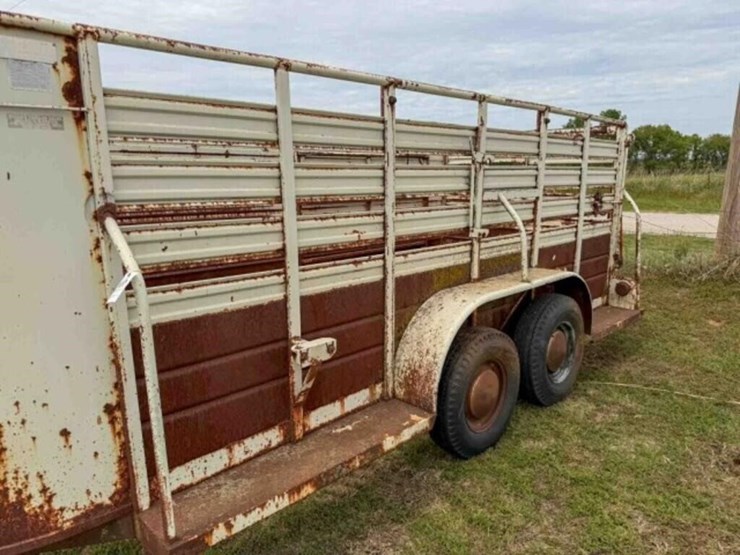 16’-livestock-trailer-image-5