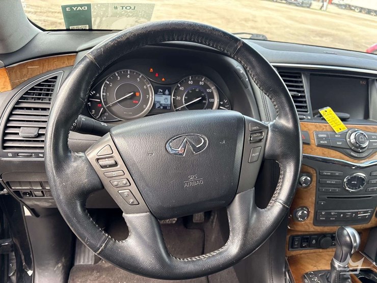 2012-infiniti-qx56-image-18