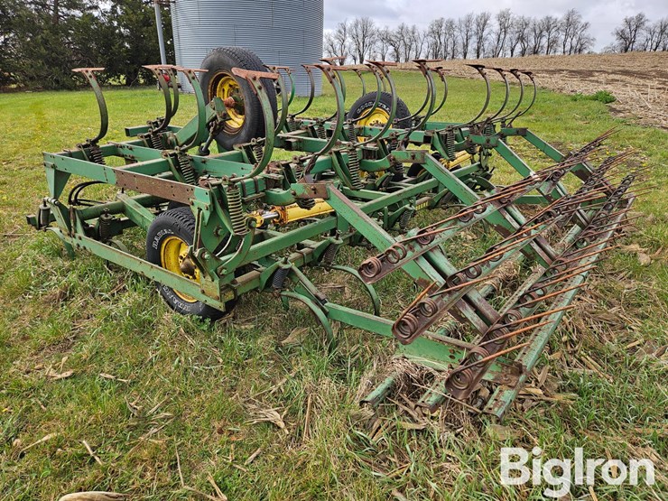 john-deere-1010-image-7
