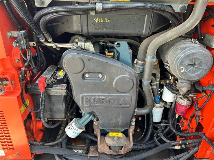 2018-kubota-ssv75-image-14