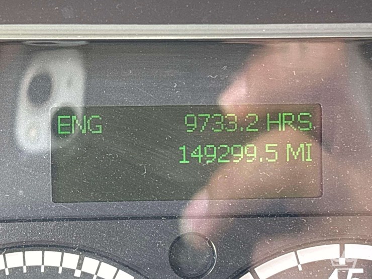 2015-freightliner-m2-106-image-5