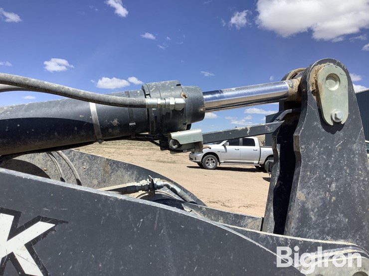 2013-deere-544k-image-18