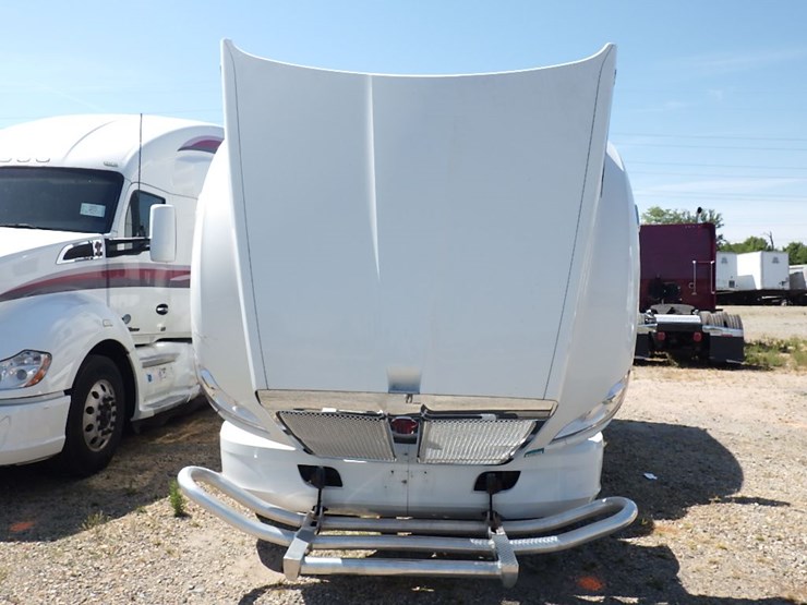 2016-kenworth-t680-image-31