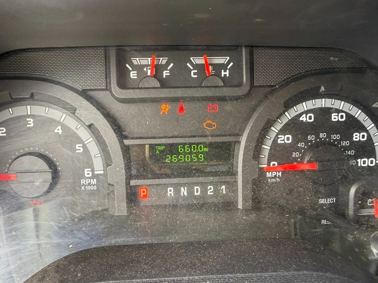 2011-ford-cargo-image-44