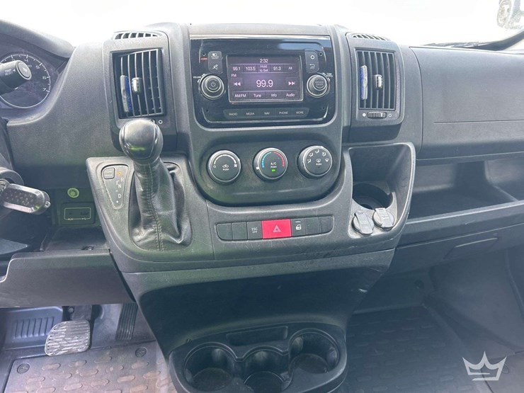 2022-ram-promaster-2500-image-16