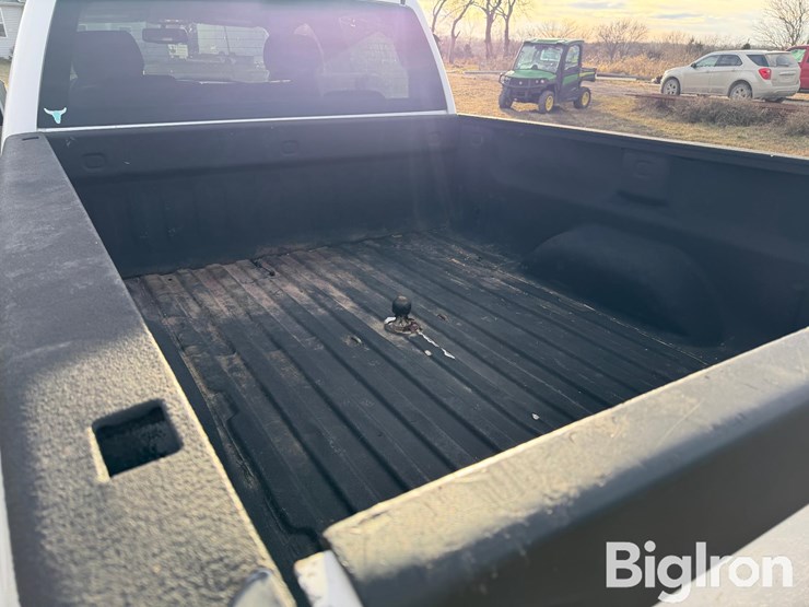 2011-chevrolet-2500hd-image-13