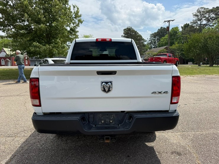 2016-dodge-1500-image-14
