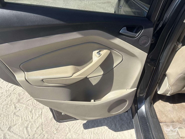 2016-ford-escape-se-image-17