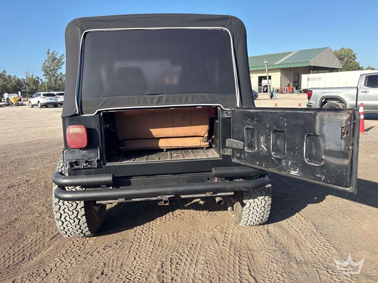 1995-jeep-wrangler-image-19
