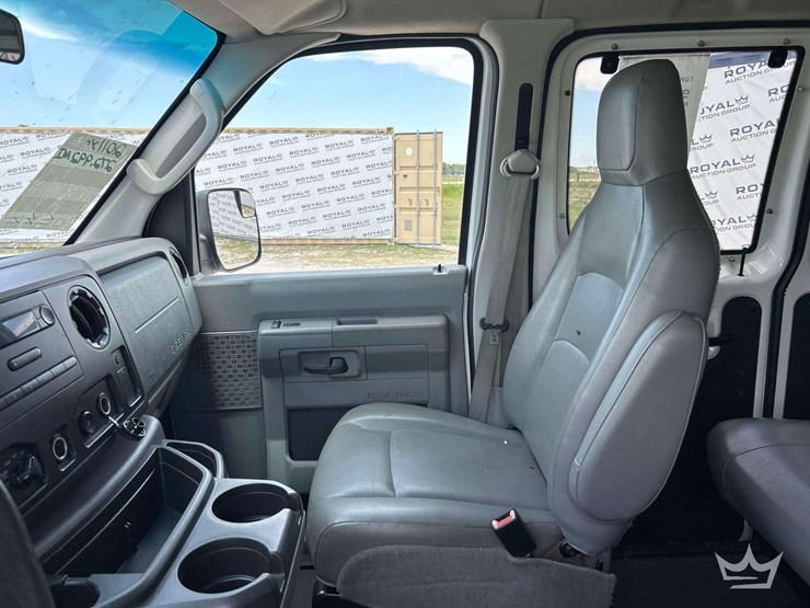 2011-ford-e250-image-18