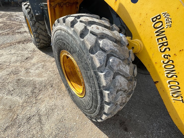 2005-komatsu-wa320-5l-image-31