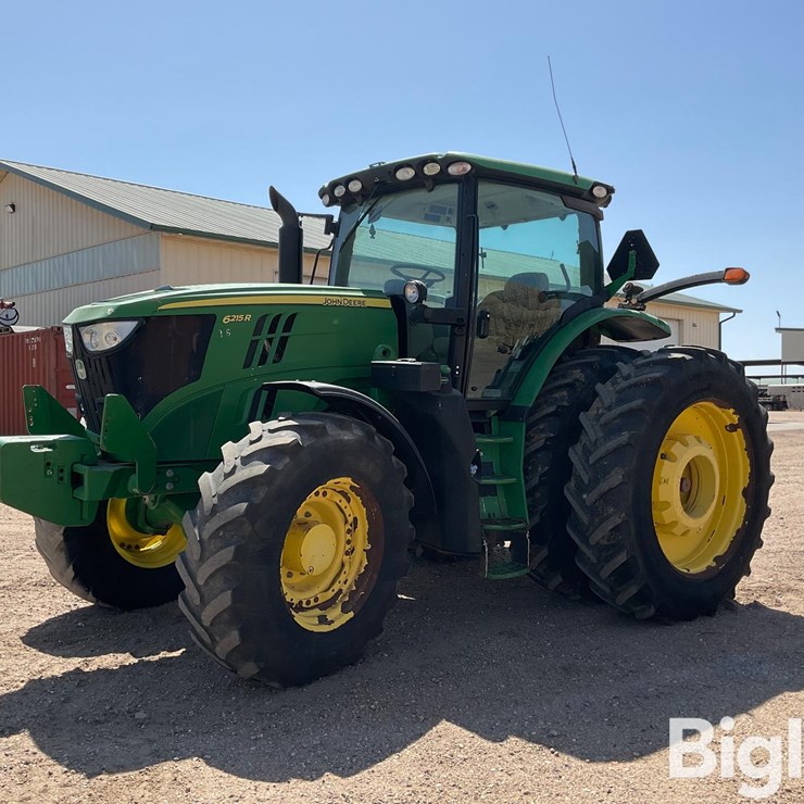 JOHN DEERE 6215R