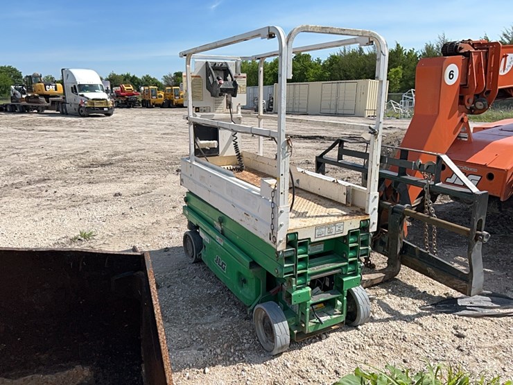 2002-jlg-1930es-image-4